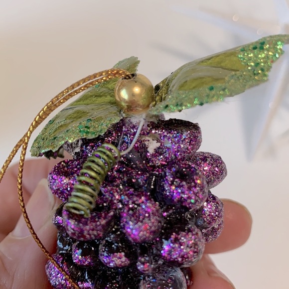 Mark Roberts Collection grapes cluster ornament - Picture 12 of 12